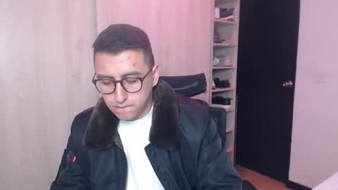 Snapshot of dantevesper chatting on March 19, 4:38 am dantevesper online show from March 19, 4:38 am