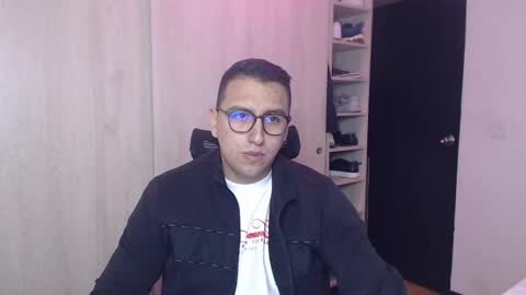 Snapshot of dantevesper chatting on March 20, 3:11 am dantevesper online show from March 20, 3:11 am