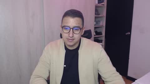 Snapshot of dantevesper chatting on March 21, 2:05 am dantevesper online show from March 21, 2:05 am