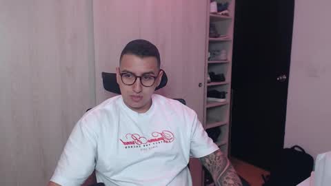 Snapshot of dantevesper chatting on March 26, 2:39 am dantevesper online show from March 26, 2:39 am