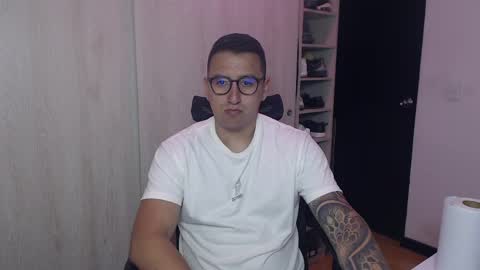 Snapshot of dantevesper chatting on April 3, 2:31 am dantevesper online show from April 3, 2:31 am