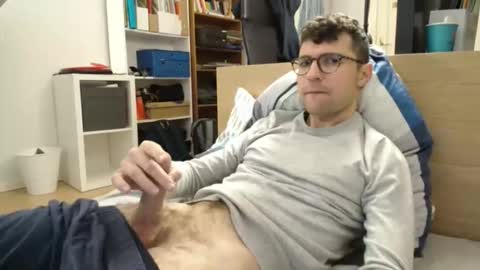 Snapshot of dantheman233 chatting on October 1, 8:20 am Daniel online show from October 1, 8:20 am