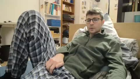 Snapshot of dantheman233 chatting on December 15, 4:00 pm Daniel online show from December 15, 4:00 pm