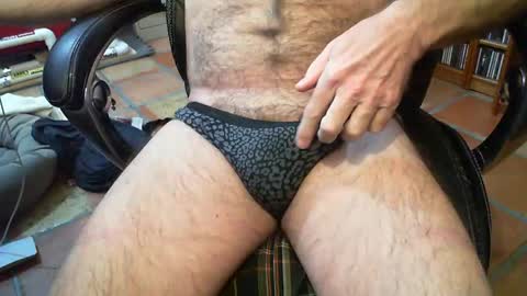 Snapshot of dantravis32 chatting on November 18, 6:23 pm DanTravis online show from November 18, 6:23 pm