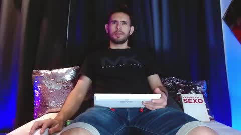 dany_ray20 online show from March 21, 11:59 am