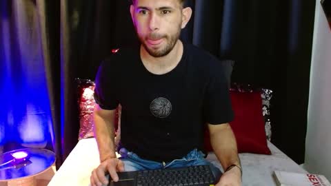 dany_ray20 online show from March 22, 12:52 pm