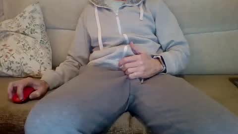 Snapshot of danydotado chatting on December 18, 4:06 pm danydotado online show from December 18, 4:06 pm