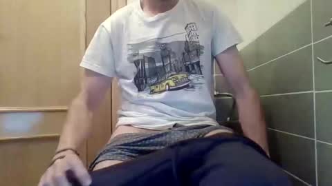 Snapshot of danydotado chatting on October 10, 7:02 pm danydotado online show from October 10, 7:02 pm