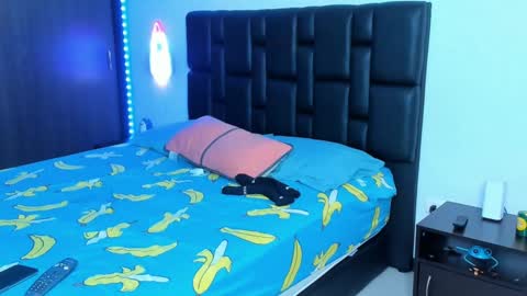 Snapshot of danyfitguy_ chatting on December 5, 12:52 am danyfitguy_ online show from December 5, 12:52 am