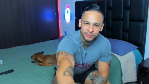 Snapshot of danyfitguy_ chatting on January 28, 12:26 am danyfitguy_ online show from January 28, 12:26 am