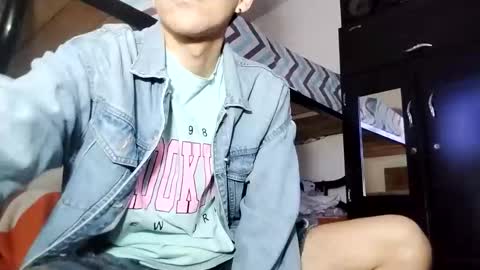 Snapshot of danylano chatting on April 5, 10:18 pm Daniel online show from April 5, 10:18 pm