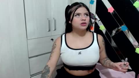 daphne877046 online show from November 14, 8:07 pm