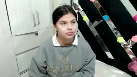 daphne877046 online show from November 27, 5:48 pm