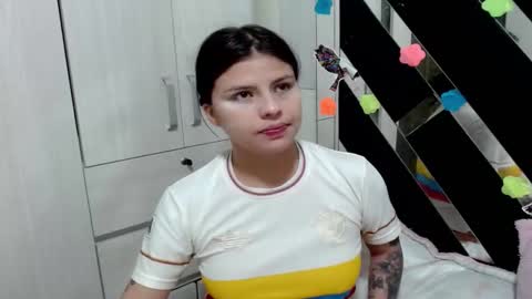 daphne877046 online show from January 12, 8:03 pm