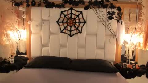 daphne_and_roger online show from October 27, 11:14 am