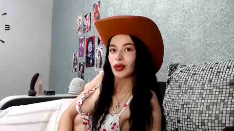 Snapshot of daphne_darkthorn chatting on October 18, 3:09 am Daphne Darkthorn online show from October 18, 3:09 am