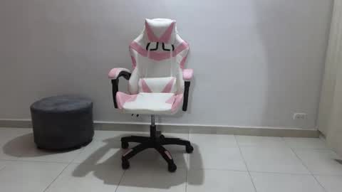 Snapshot of daphne_grayy chatting on March 24, 11:59 am daphne_grayy online show from March 24, 11:59 am