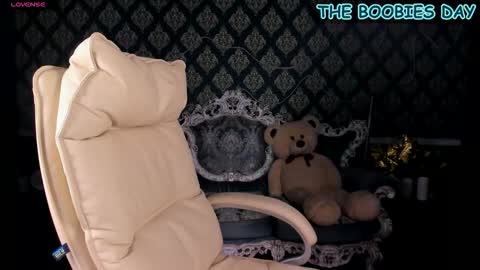 Agatha  online show from October 22, 1:11 pm