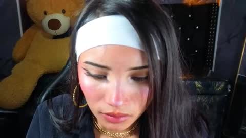 Snapshot of daphne_nicole_b chatting on March 10, 1:05 pm daphne_nicole_b online show from March 10, 1:05 pm