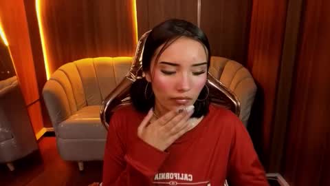 Snapshot of daphne_nicole_b chatting on March 27, 1:11 pm daphne_nicole_b online show from March 27, 1:11 pm