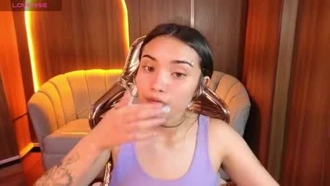 Snapshot of daphne_nicole_b chatting on April 29, 1:04 pm daphne_nicole_b online show from April 29, 1:04 pm