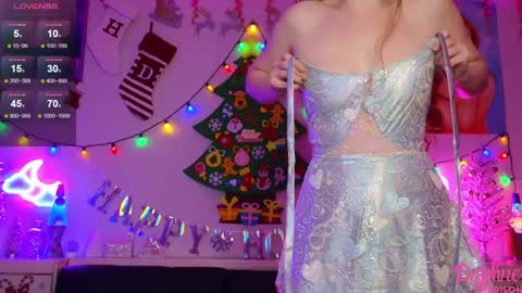 Snapshot of daphnemadison chatting on December 28, 10:34 pm Daphne Madison online show from December 28, 10:34 pm
