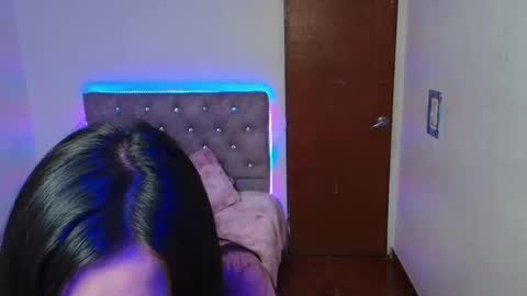 Snapshot of daphnepurple chatting on December 19, 12:23 pm DAPHNE online show from December 19, 12:23 pm
