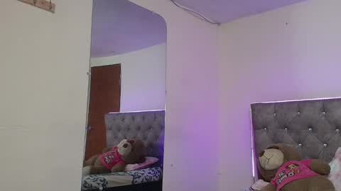 Snapshot of daphnepurple chatting on January 24, 5:11 pm DAPHNE online show from January 24, 5:11 pm