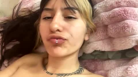Snapshot of daphnepurple chatting on February 22, 6:08 pm DAPHNE online show from February 22, 6:08 pm