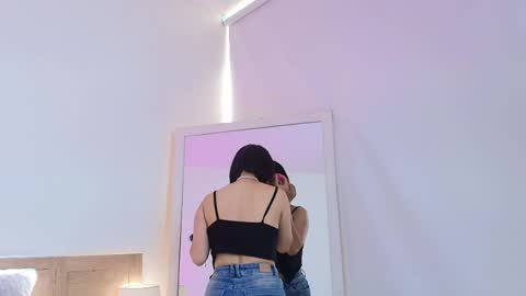 daphnevalucci online show from April 29, 8:15 pm