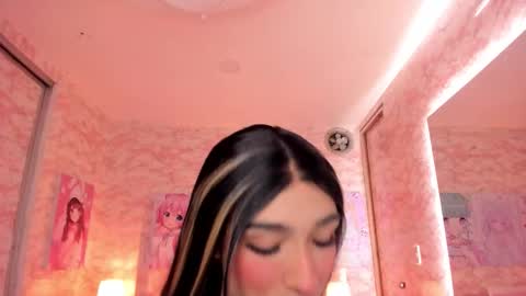    online show from December 3, 9:35 pm