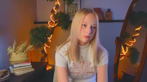 Kami online show from October 19, 4:13 am