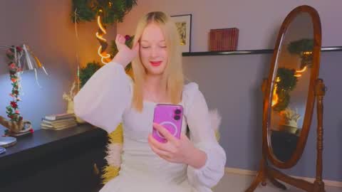 Kami online show from December 17, 3:23 am