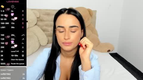 Snapshot of darciejane chatting on December 16, 12:04 am Darcie online show from December 16, 12:04 am