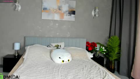 Snapshot of daria_j chatting on April 2, 4:10 am Daria J online show from April 2, 4:10 am