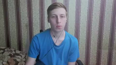 Snapshot of darienlarge chatting on July 22, 6:22 pm darienlarge online show from July 22, 6:22 pm