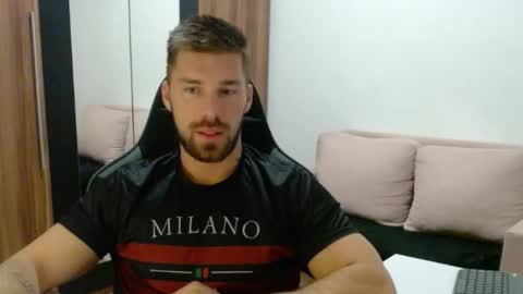 darius_94 online show from November 27, 4:36 am