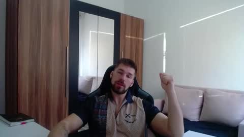 darius_94 online show from April 3, 5:16 am