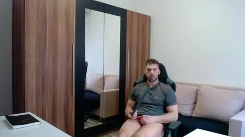 darius_94 online show from April 24, 4:48 am