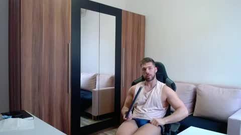darius_94 online show from May 4, 3:46 am