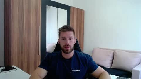 darius_94 online show from May 5, 4:09 am