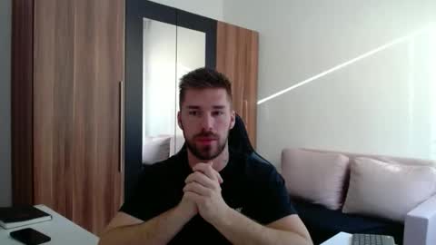 darius_94 online show from May 6, 5:03 am