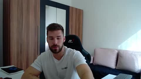 darius_94 online show from May 11, 6:30 am