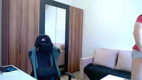 darius_94 online show from May 11, 4:04 pm