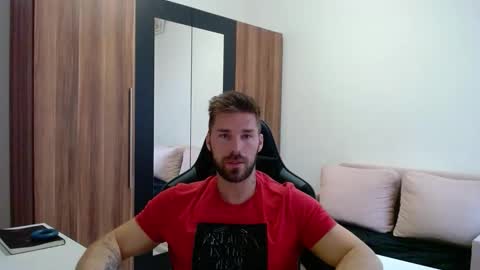 darius_94 online show from May 12, 4:20 am
