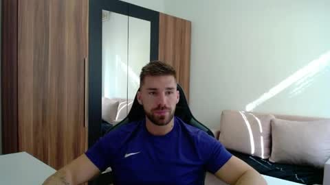 darius_94 online show from May 19, 6:09 am