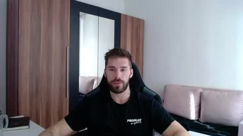 darius_94 online show from June 19, 6:29 am