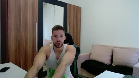 darius_94 online show from June 24, 9:08 am