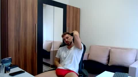darius_94 online show from June 27, 12:33 pm