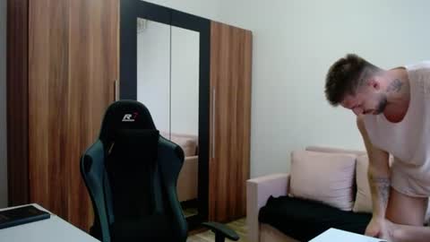 darius_94 online show from June 30, 4:24 am